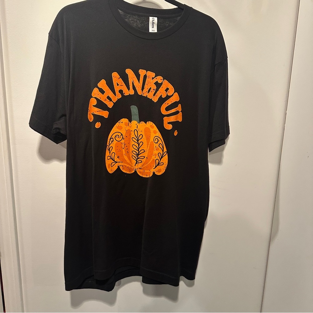 NWOT Fall tultex Black Crew Neck T-Shirt